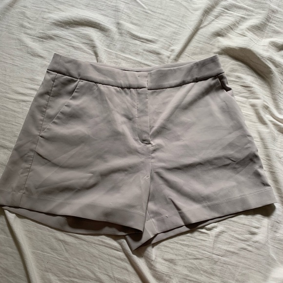 Classy short - Picture 4 of 5